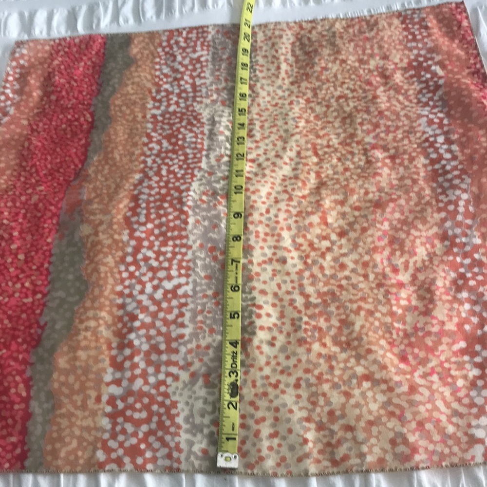 Beautiful spring or autumn color neck scarf. - Picture 3 of 6